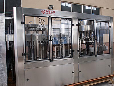 全自動(dòng)瓶裝水灌裝機(jī)